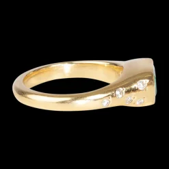 Green Emerald & Diamond Ring